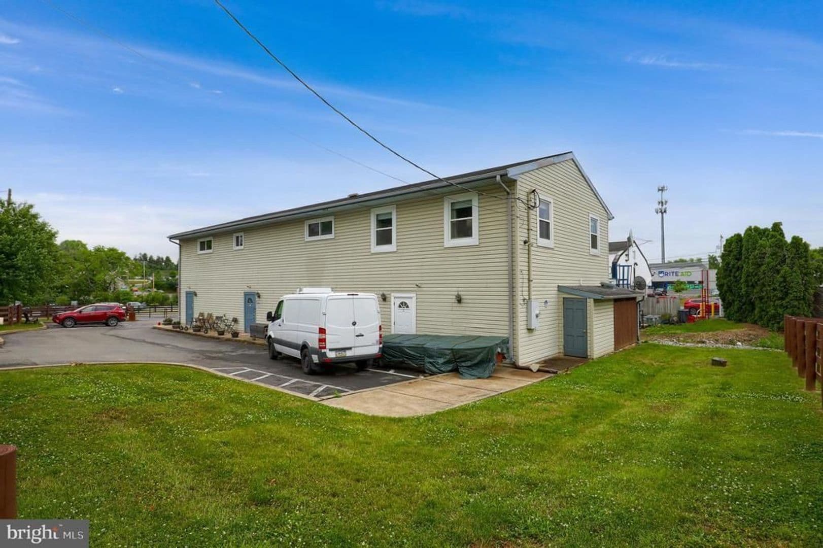 Lancaster Apartment: 1500 Wilson Avenue