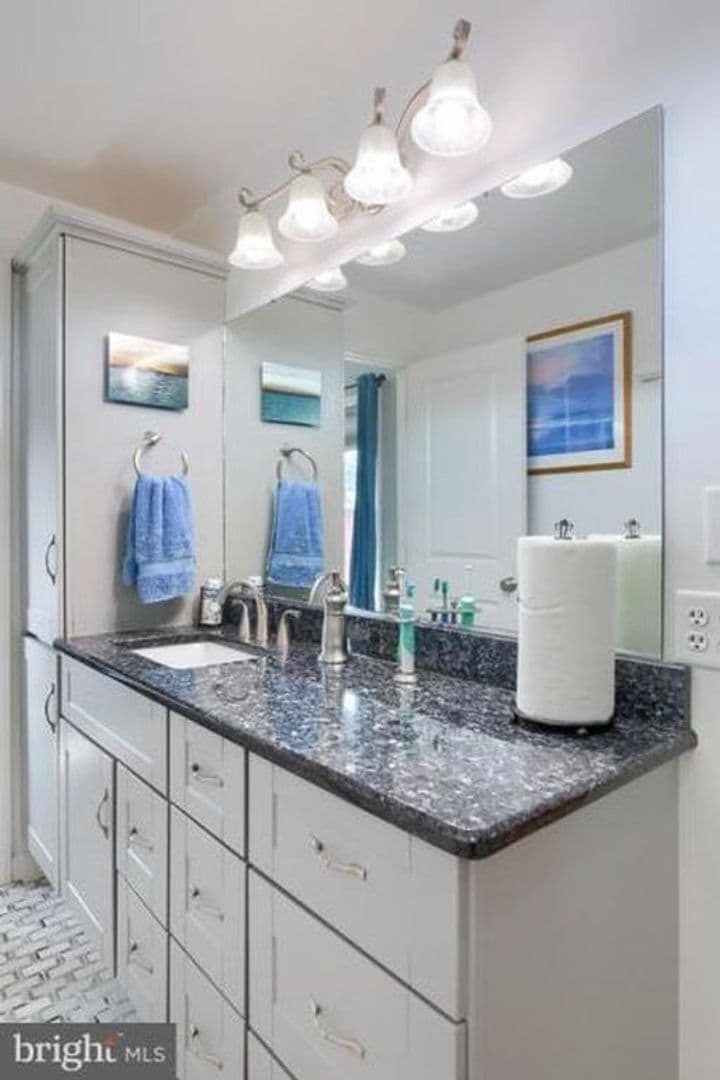 Lancaster Apartment: 1500 Wilson Avenue