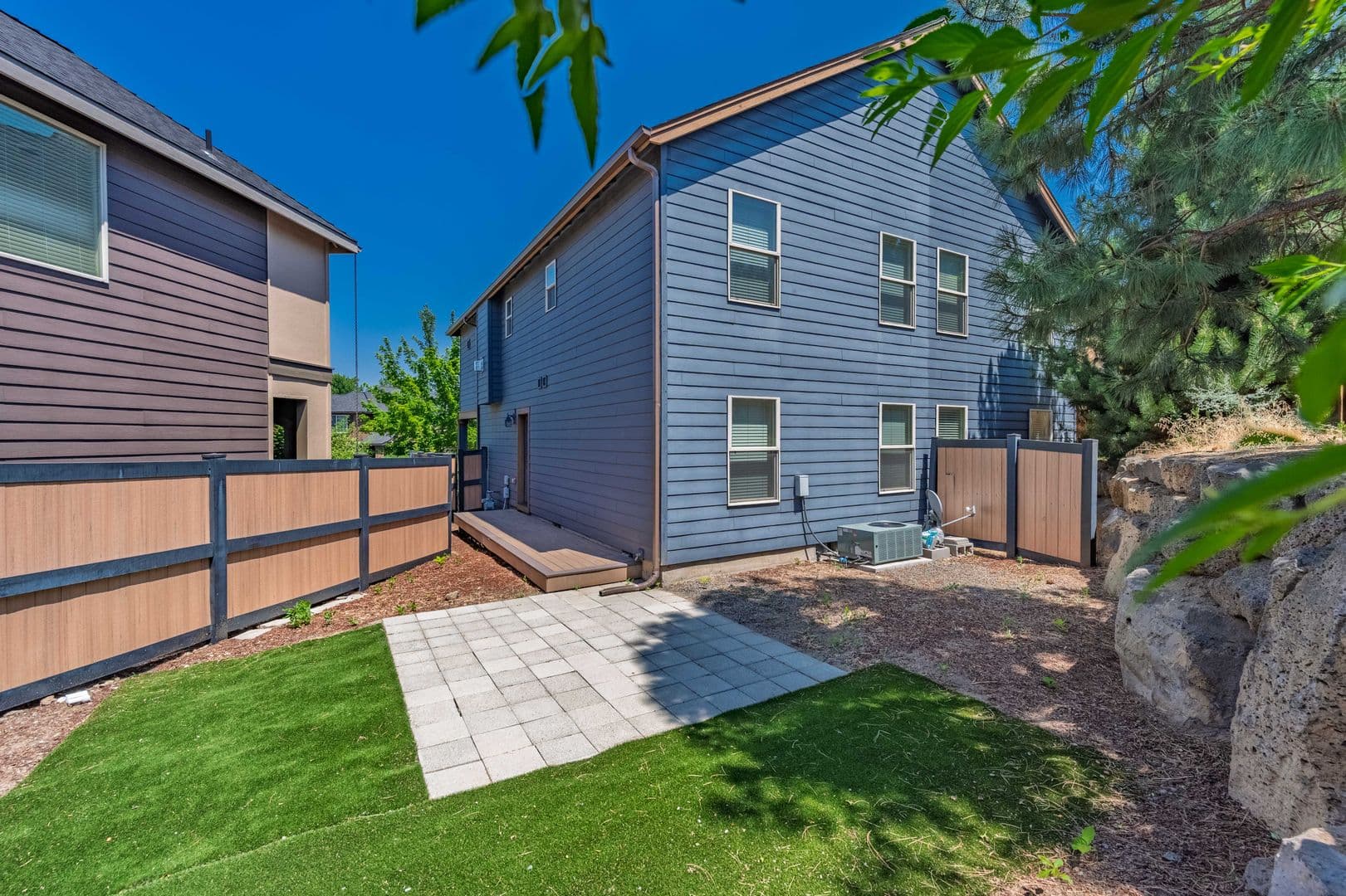 Bend House: 20289 Schaeffer Drive