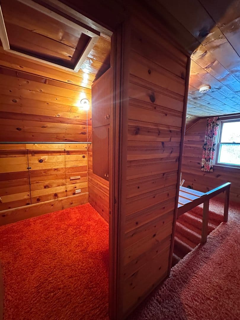 Bend House: 61456 SE Brosterhous Rd.