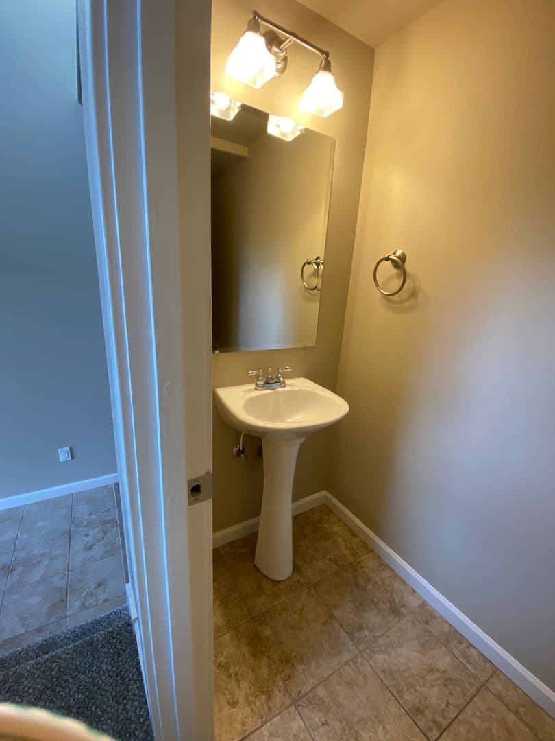 Bend House: 61236 Dayspring Dr.