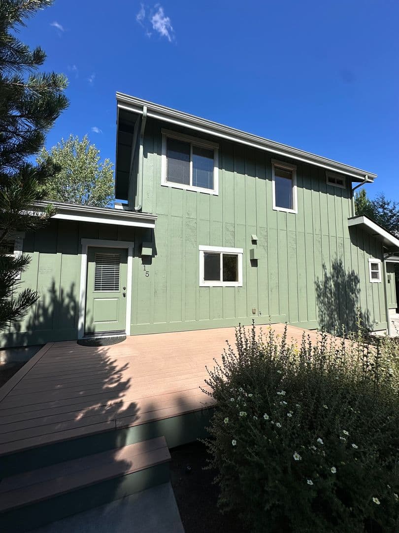 Bend House: 115 NW Mt. Washington Dr.