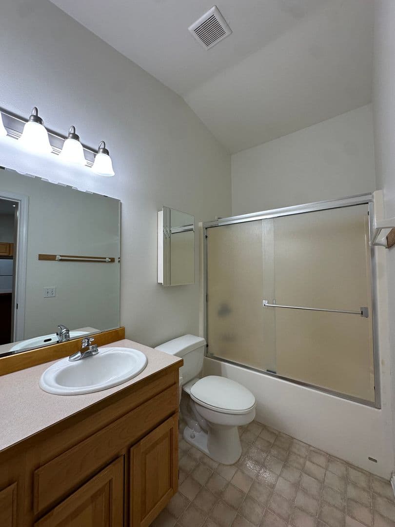 Bend Apartment: 1147 NW Knoxville
