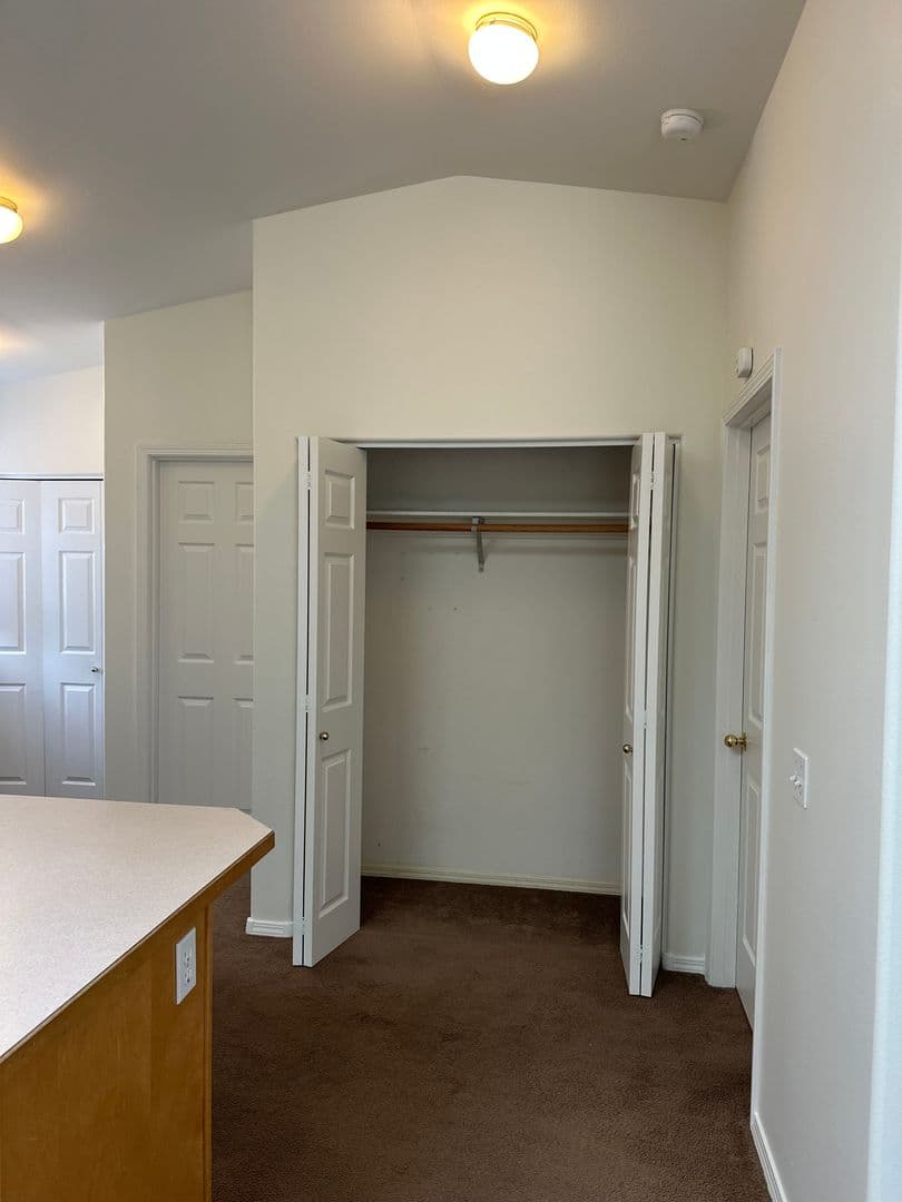 Bend Apartment: 1147 NW Knoxville