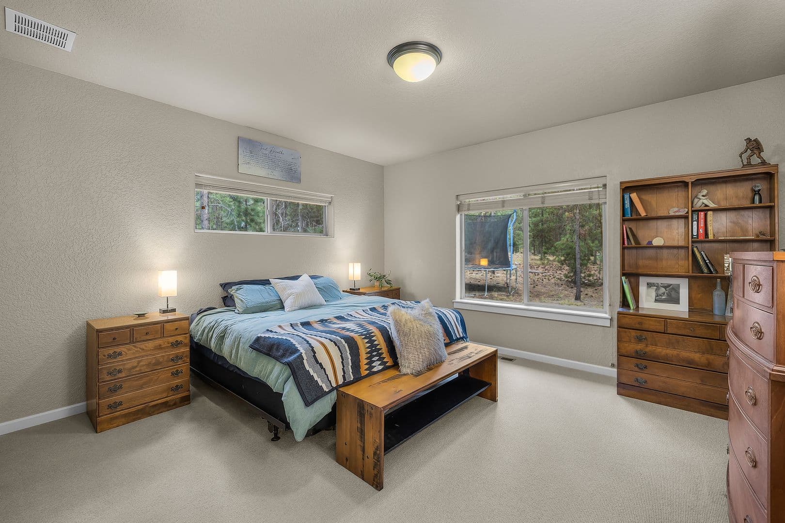 La Pine House: 53591 Brookie Way