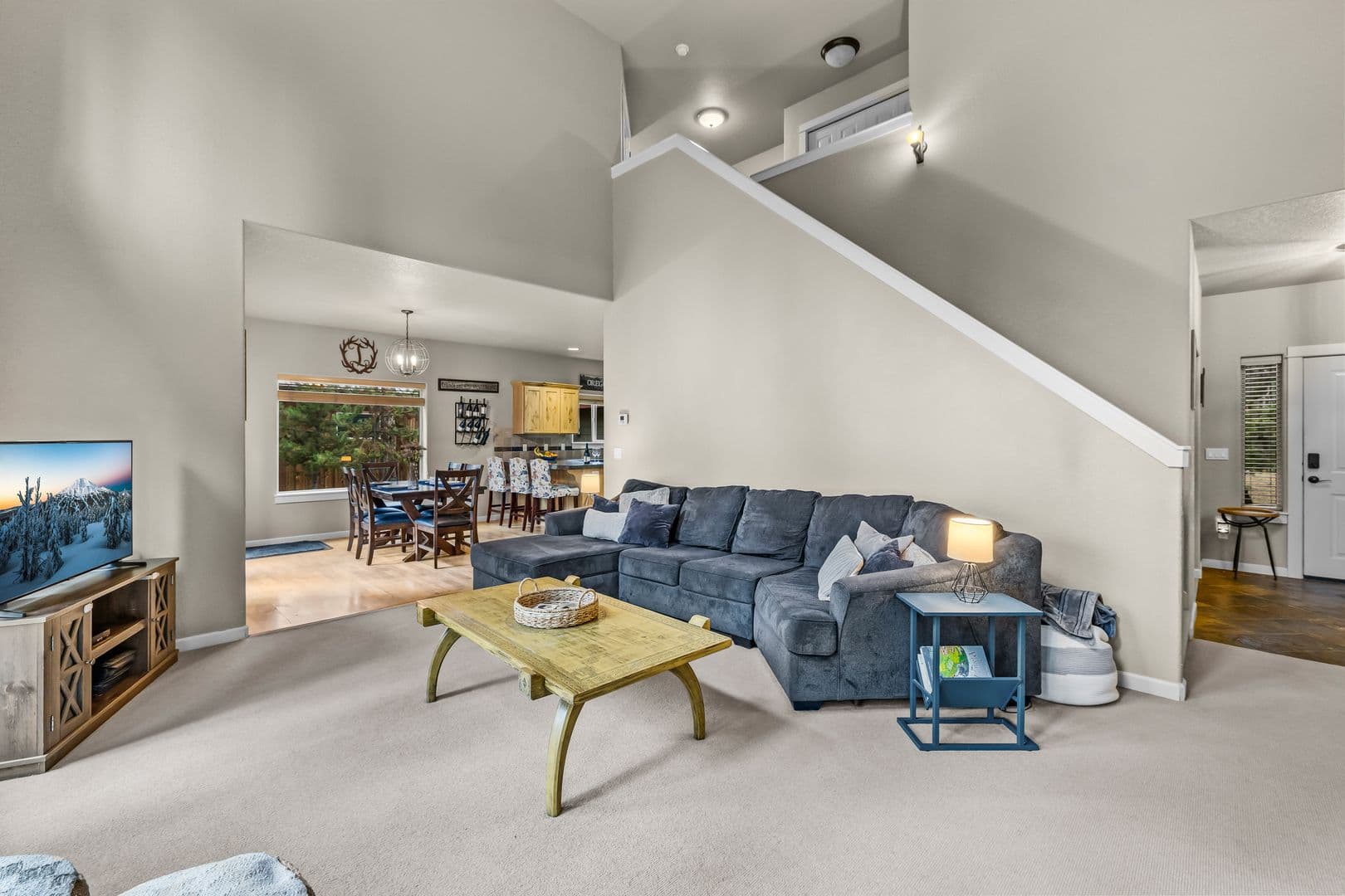 La Pine House: 53591 Brookie Way