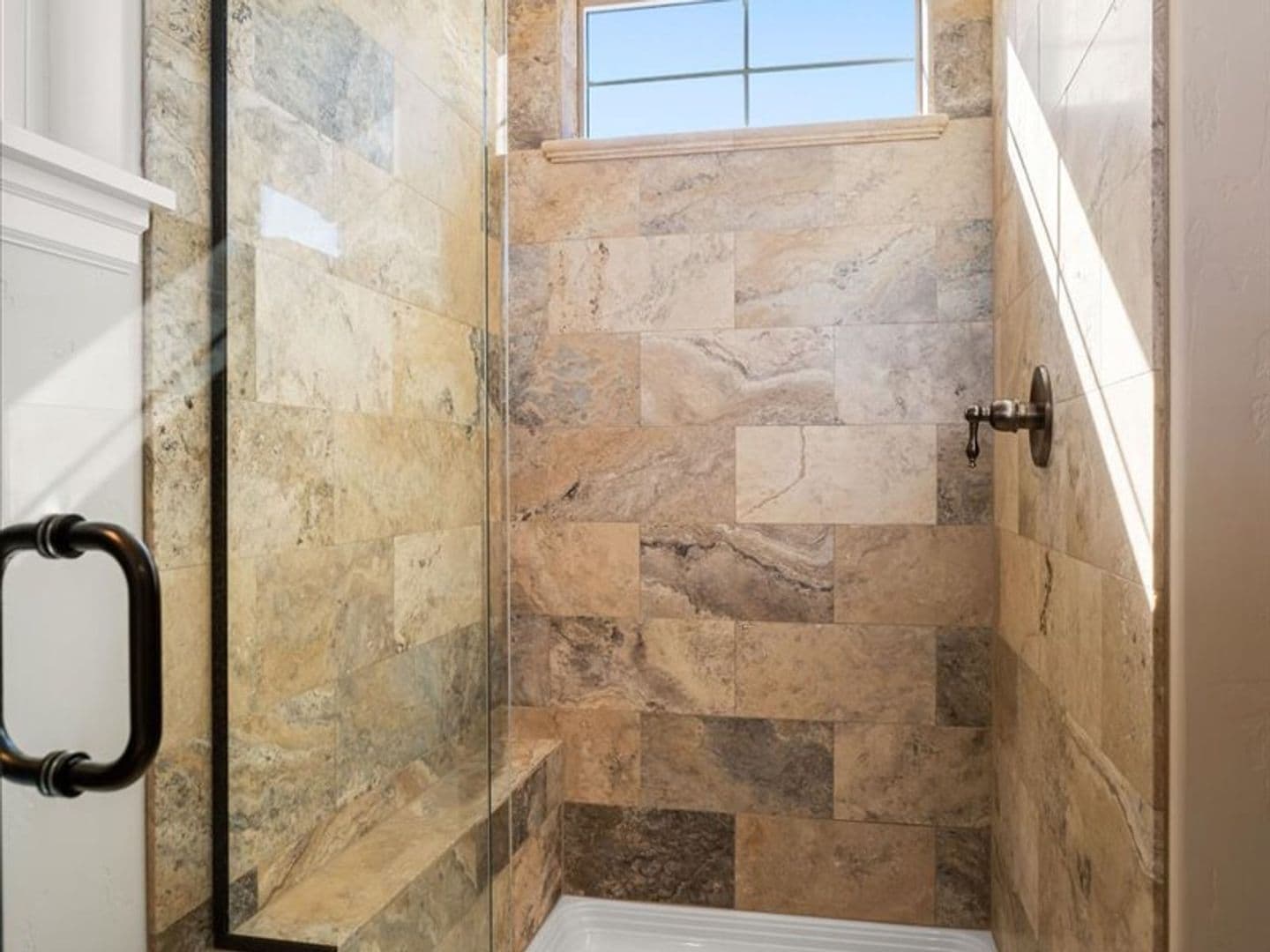 Bend House: 64420 Bailey Rd