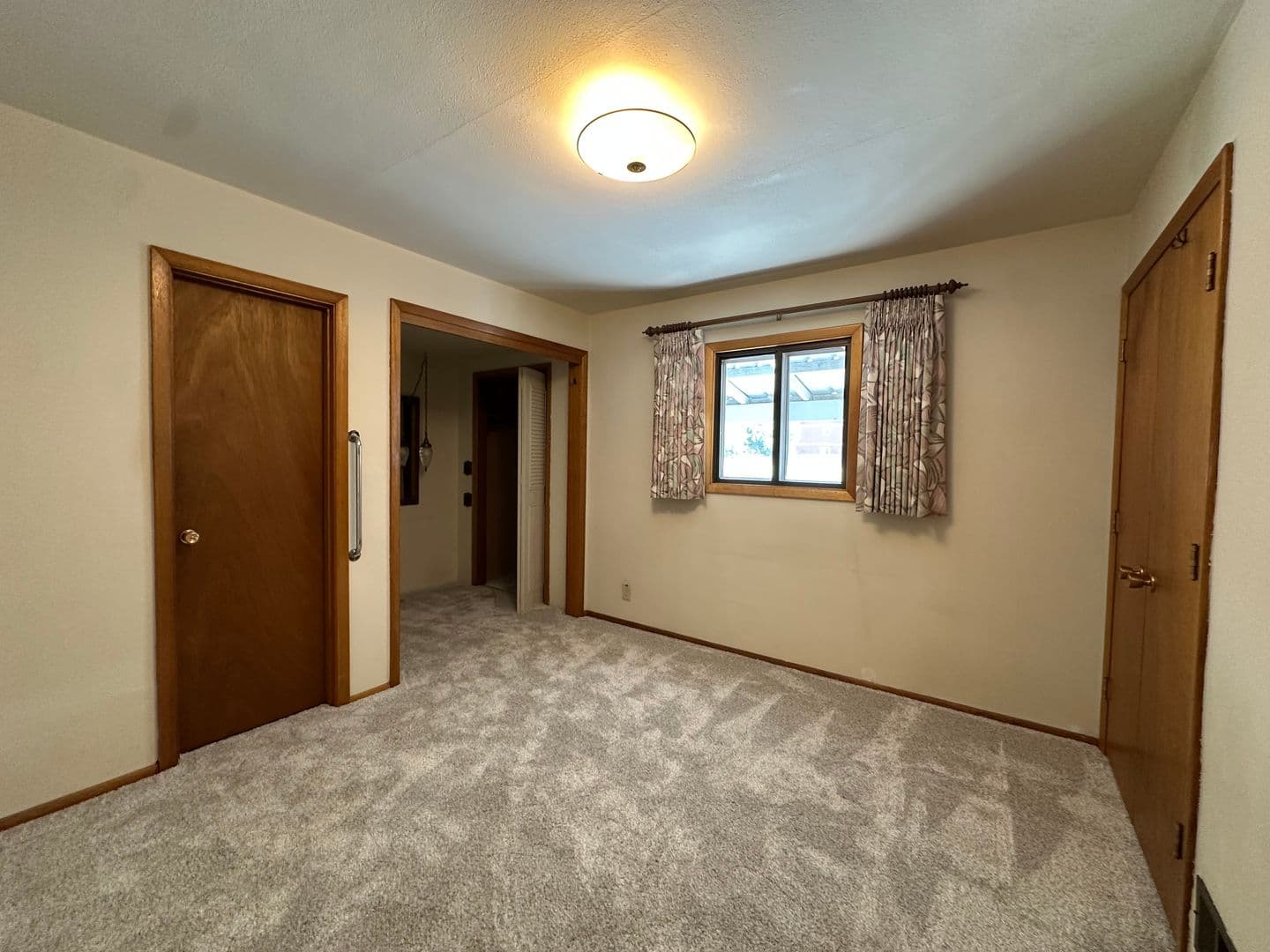 Bend House: 61456 SE Brosterhous Rd.