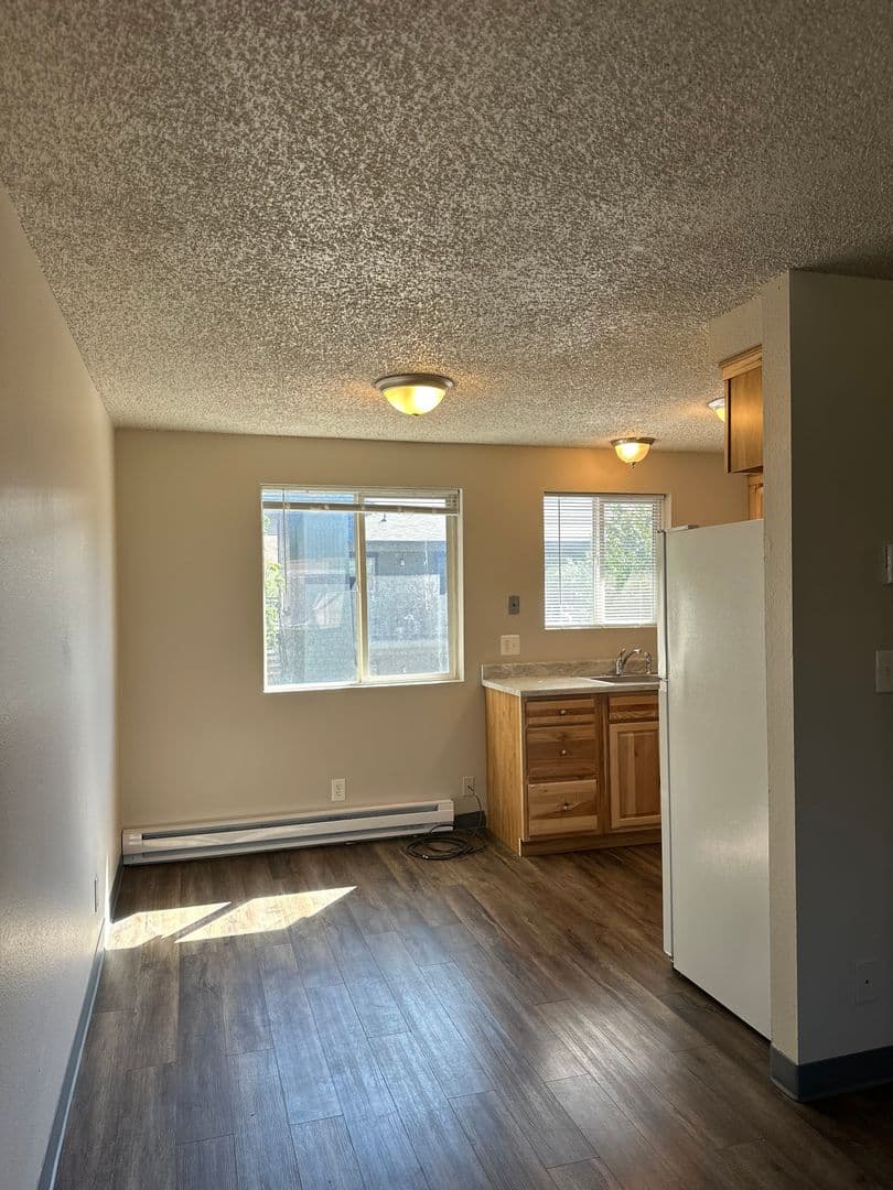 Prineville Apartment: 131 NW Deer St.