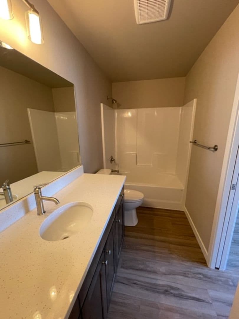 Bend Apartment: 61525 SE Jennifer Ln. #2