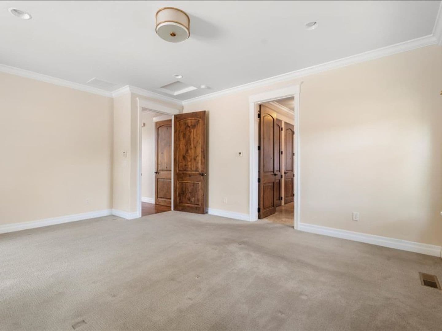 Bend House: 64420 Bailey Rd