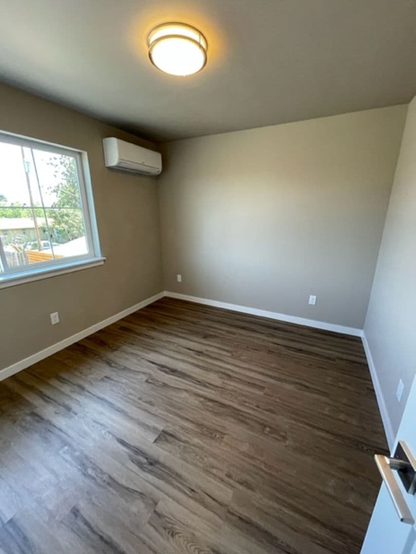 Bend Apartment: 61525 SE Jennifer Ln. #2