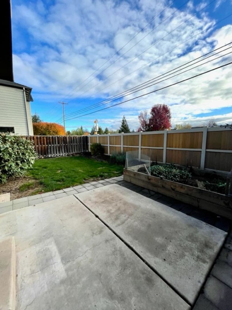 Bend House: 61236 Dayspring Dr.
