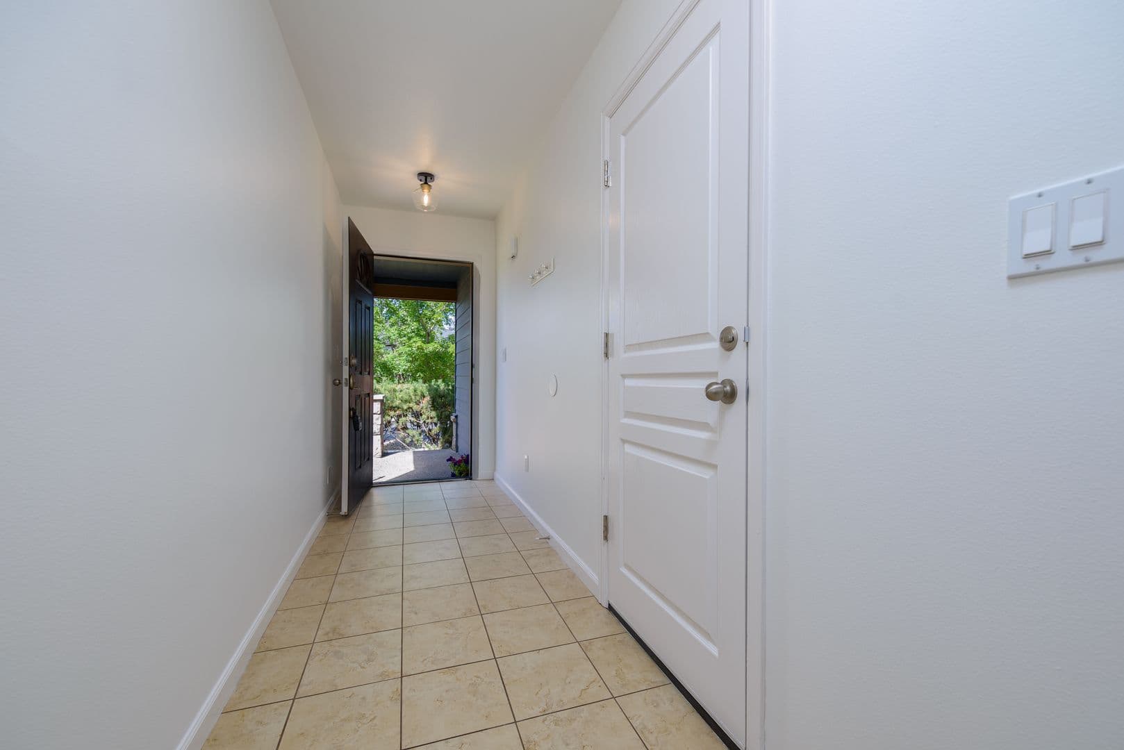 Bend House: 20289 Schaeffer Drive