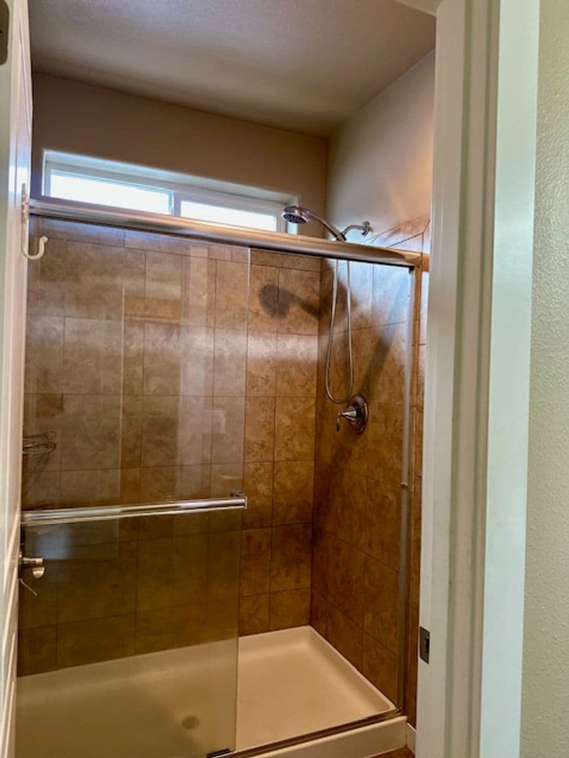 Bend House: 63266 Newhall Pl.