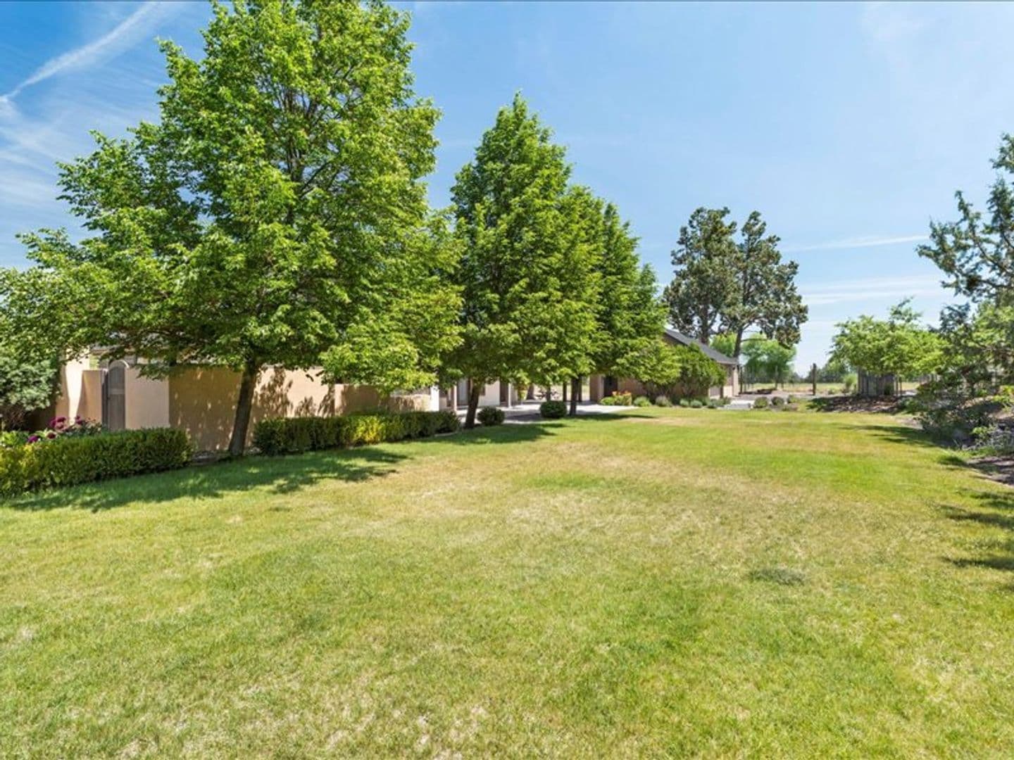 Bend House: 64420 Bailey Rd