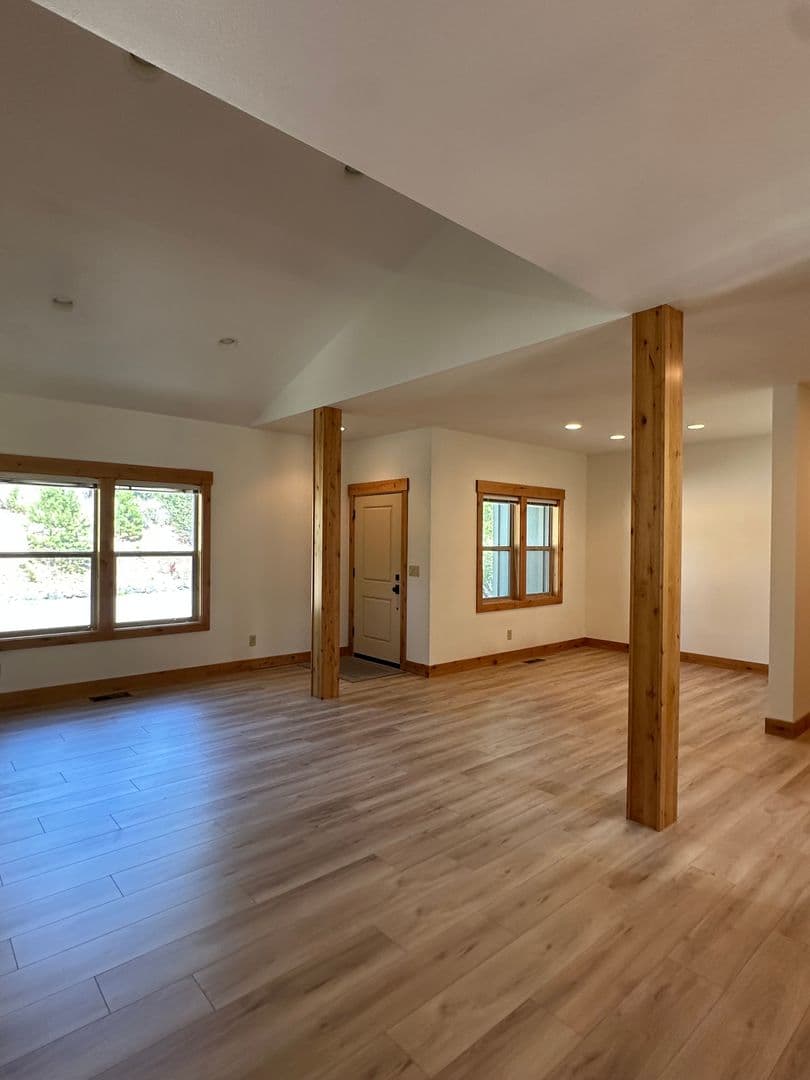 Bend House: 115 NW Mt. Washington Dr.