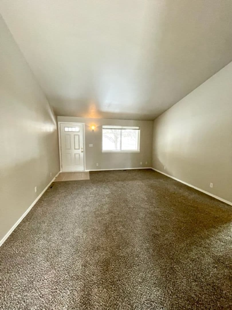 Bend House: 1157 SW Silver Lake Blvd