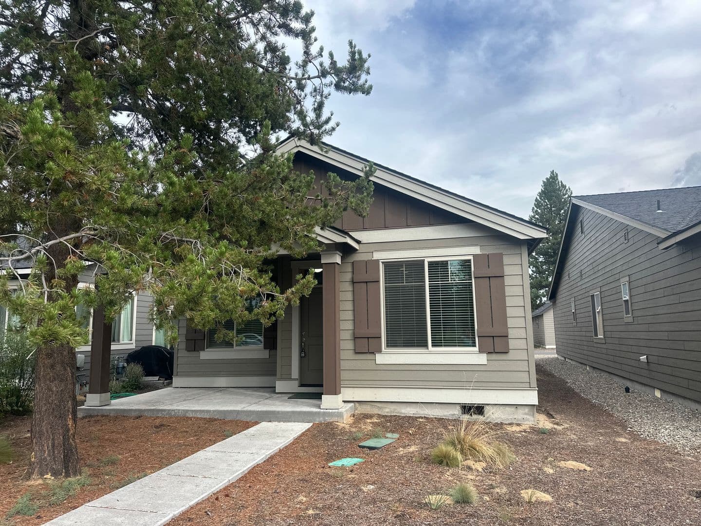 La Pine House: 51927 Lumberman Lane