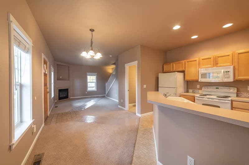 Redmond Apartment: 1127 NW 17th St.