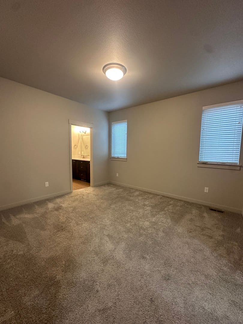 La Pine House: 51927 Lumberman Lane
