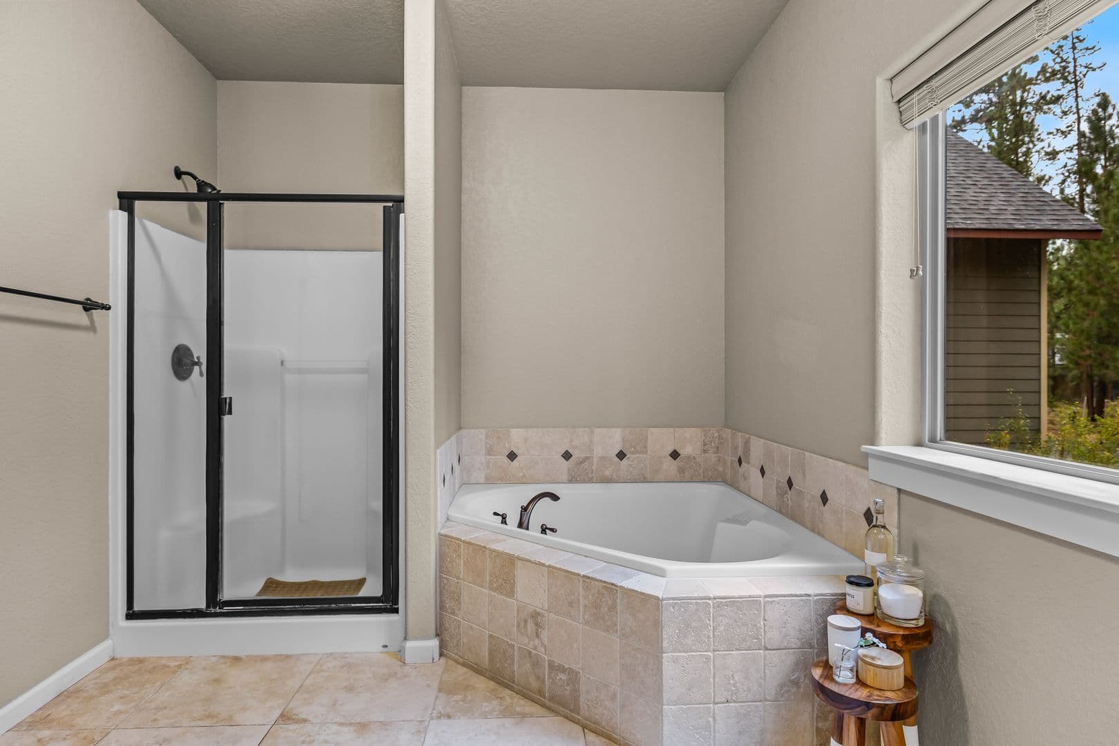 La Pine House: 53591 Brookie Way