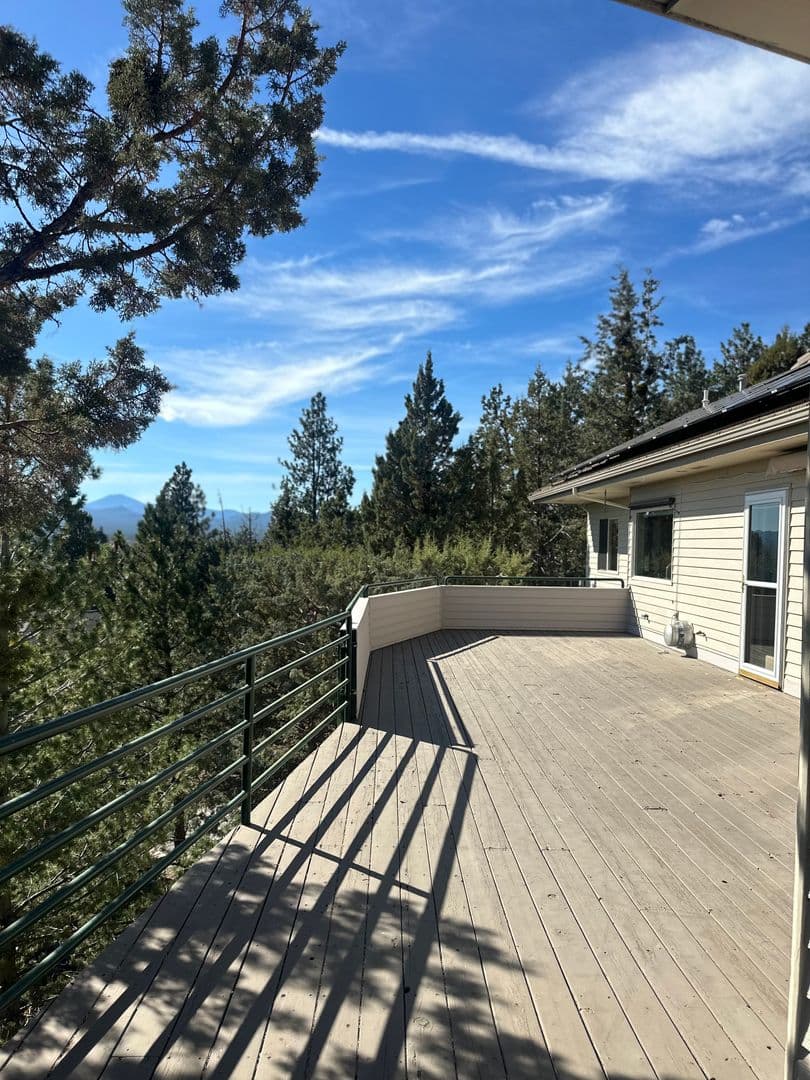 Bend House: 1959 NW Rimrock Dr.