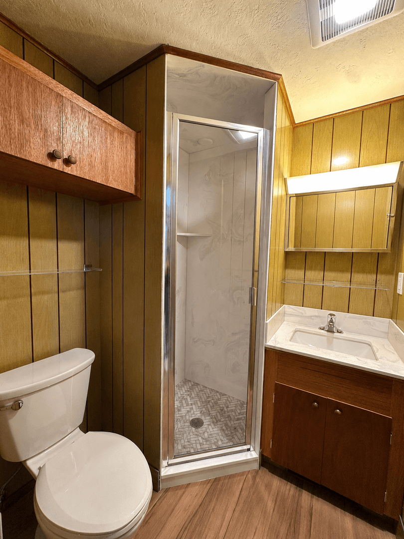 Bend House: 61456 SE Brosterhous Rd.