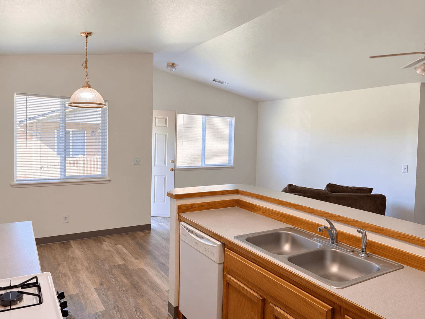 Bend Apartment: 762 NE Savannah Dr.