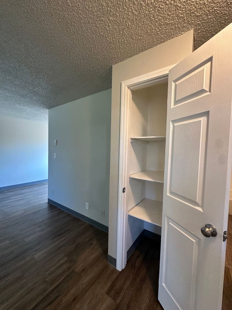 Prineville Apartment: 131 NW Deer St.