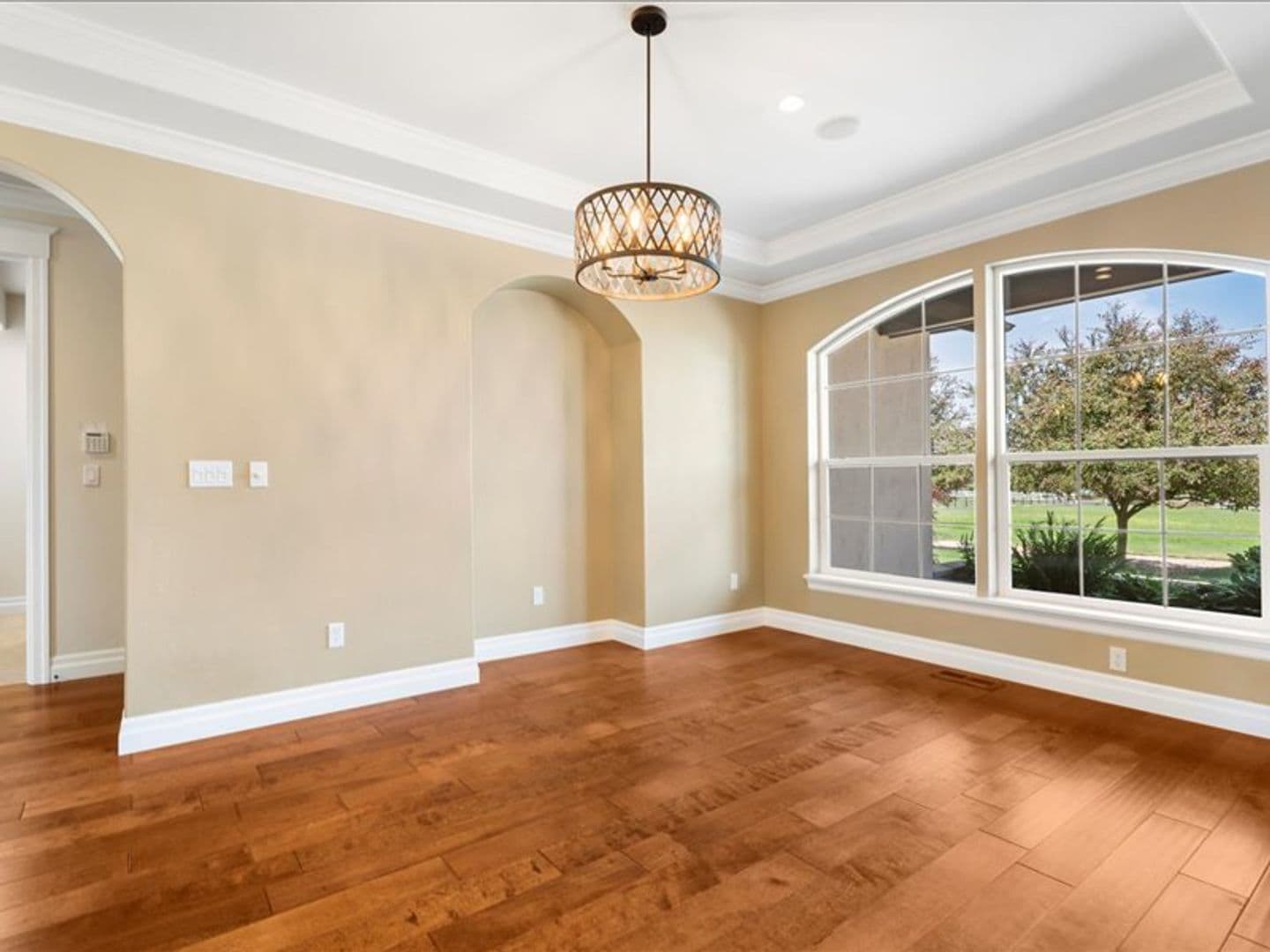 Bend House: 64420 Bailey Rd