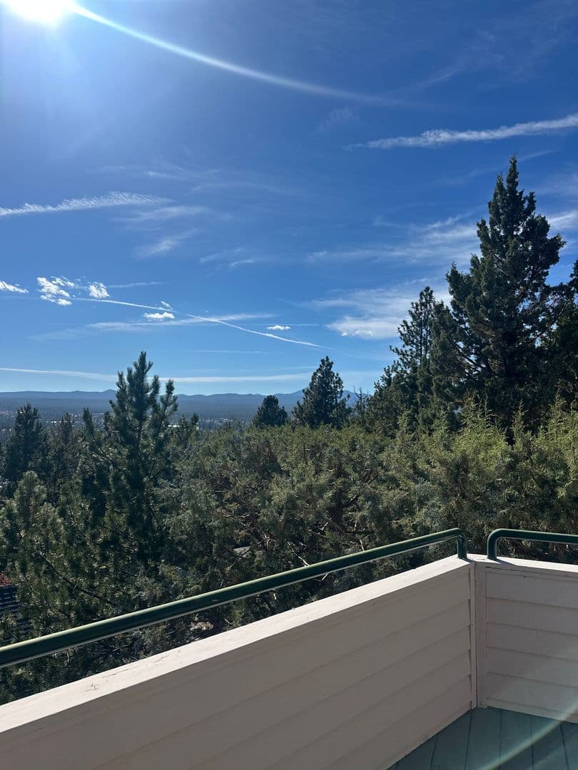 Bend House: 1959 NW Rimrock Dr.