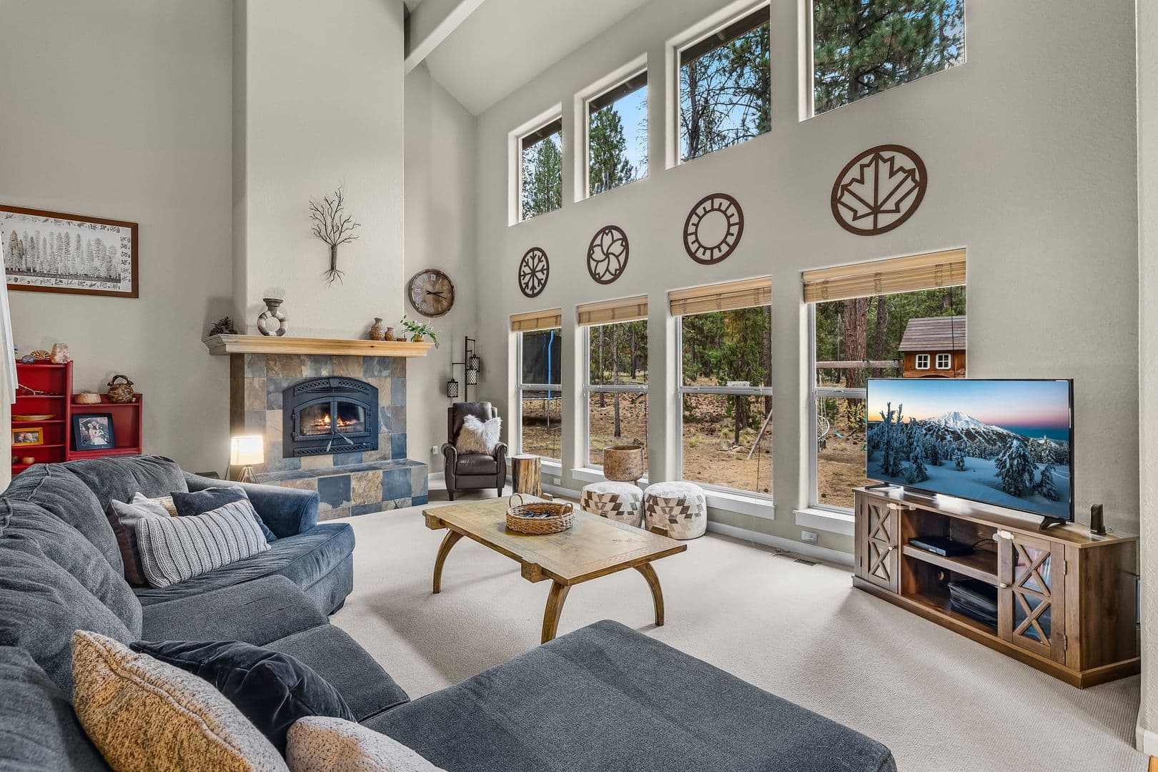 La Pine House: 53591 Brookie Way