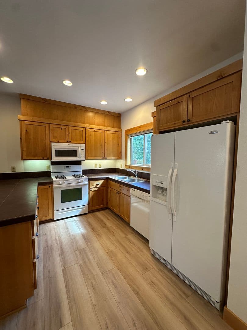 Bend House: 115 NW Mt. Washington Dr.