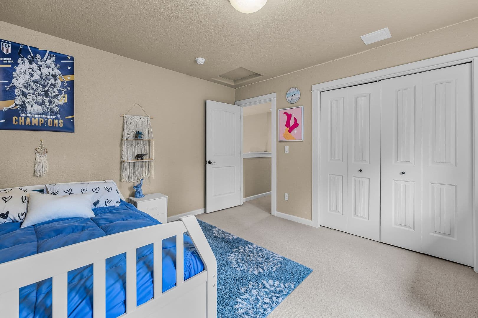 La Pine House: 53591 Brookie Way
