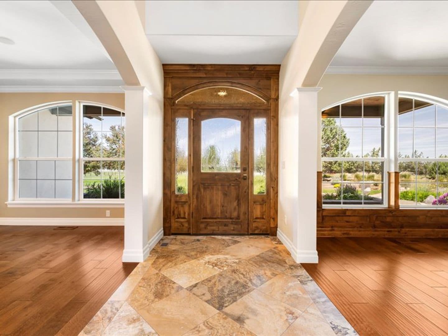 Bend House: 64420 Bailey Rd