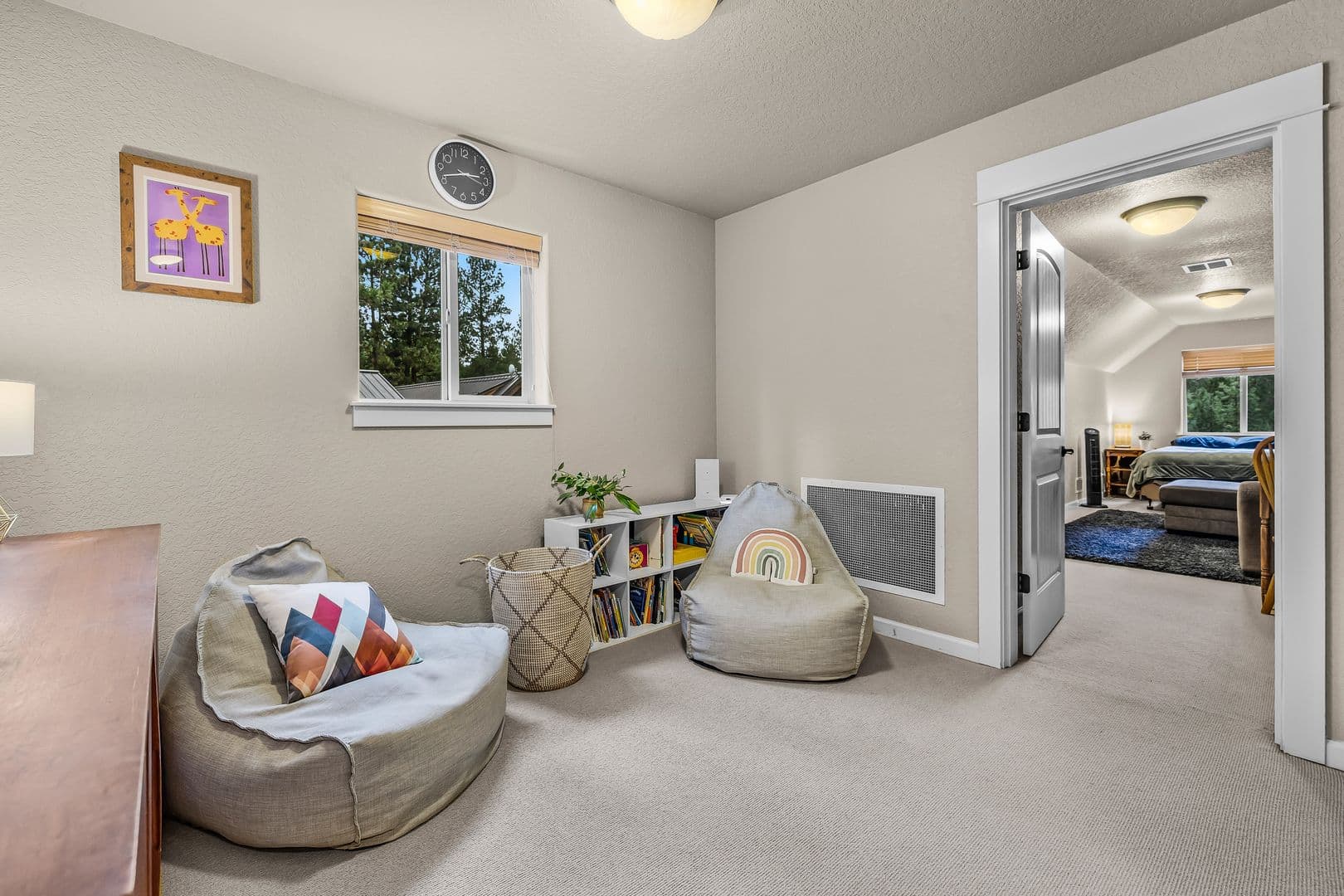 La Pine House: 53591 Brookie Way