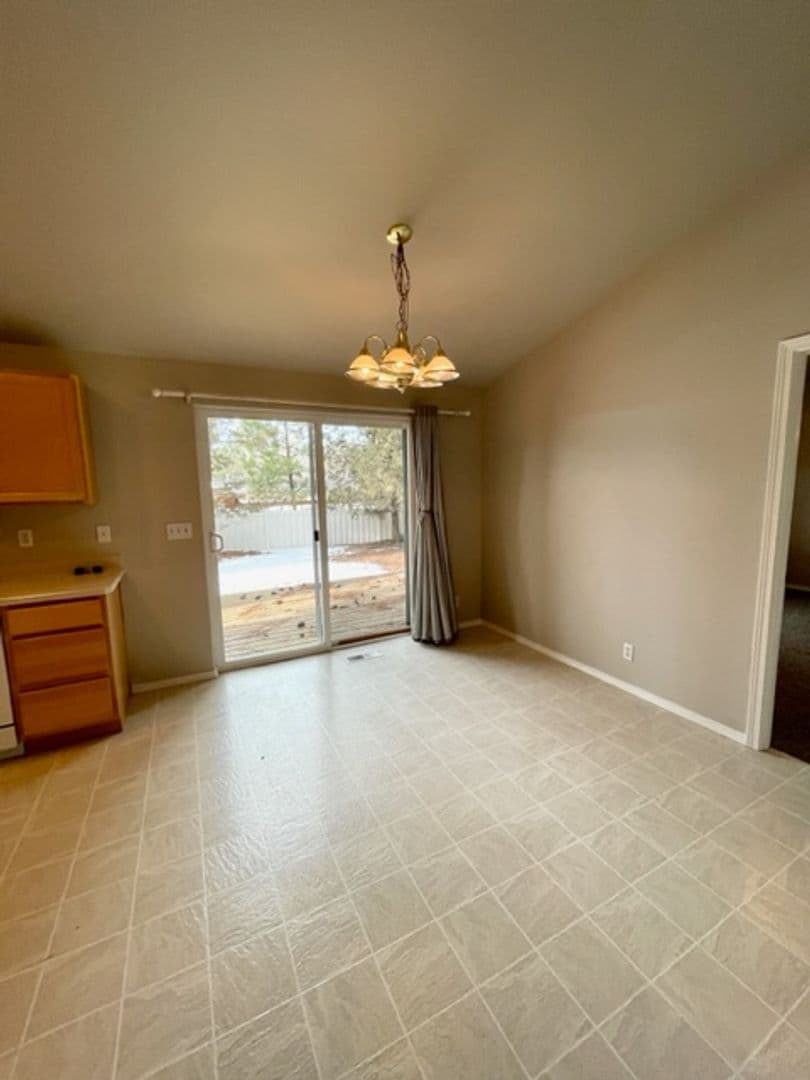 Bend House: 1157 SW Silver Lake Blvd