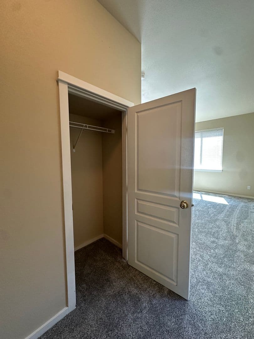 Bend Apartment: 20047 Beth Ave