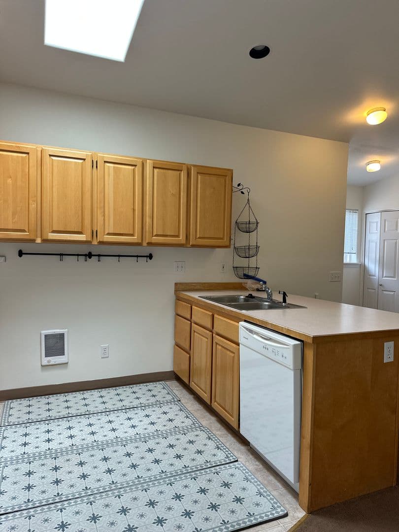 Bend Apartment: 1147 NW Knoxville