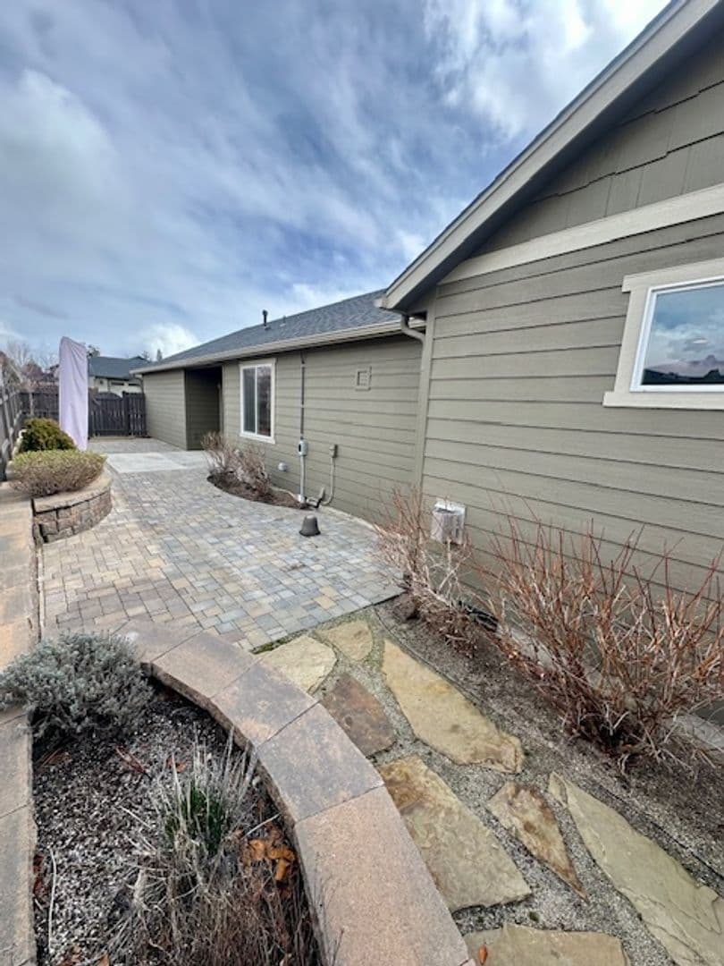 Bend House: 63266 Newhall Pl.