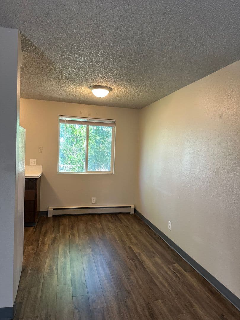 Prineville Apartment: 131 NW Deer St.