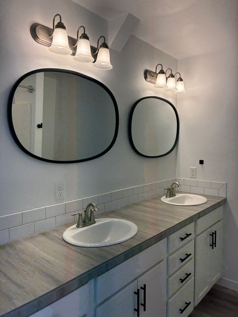 Bend Apartment: 1419 NW 8th St.