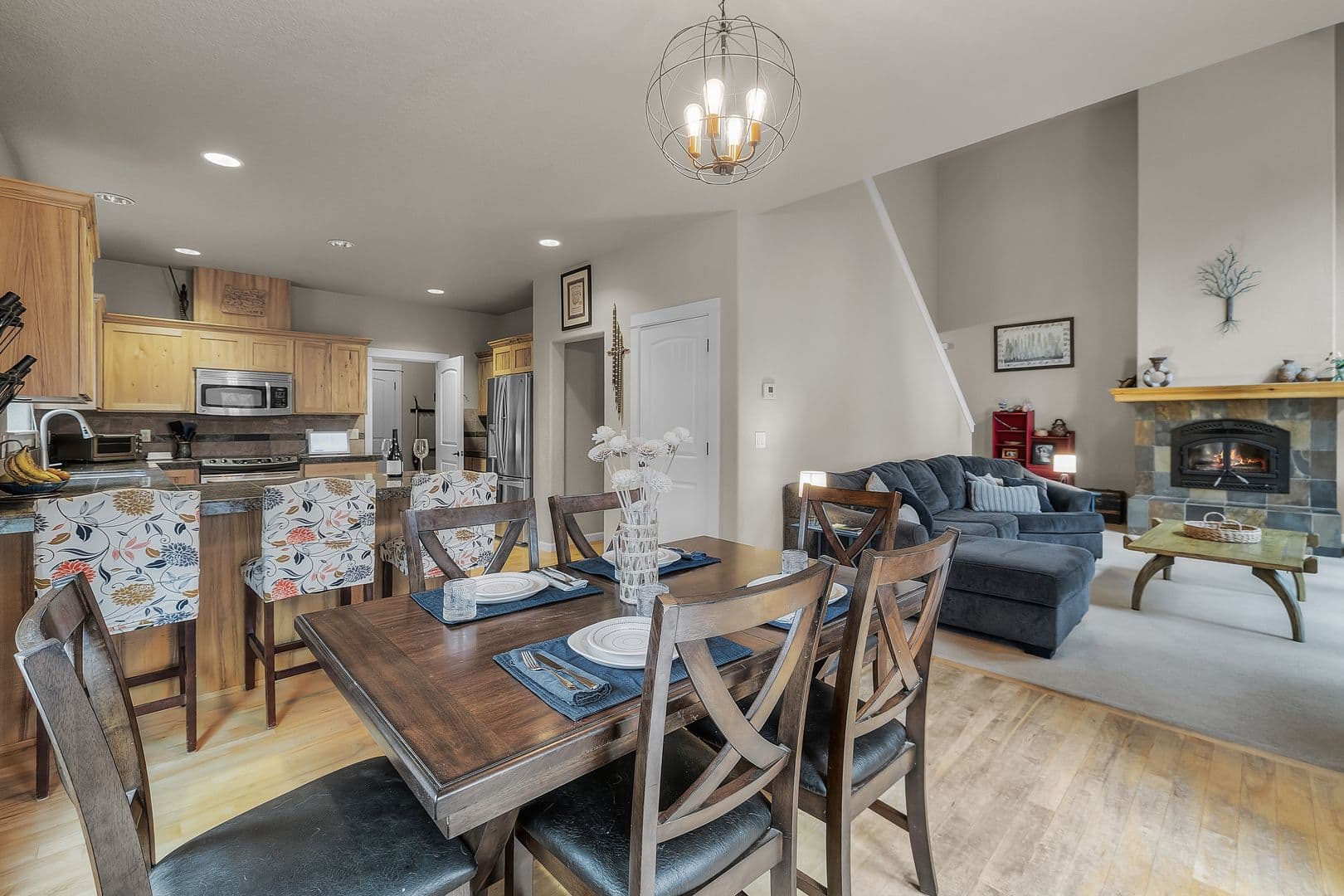 La Pine House: 53591 Brookie Way