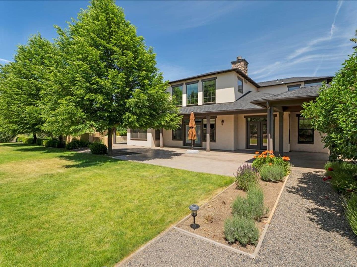 Bend House: 64420 Bailey Rd