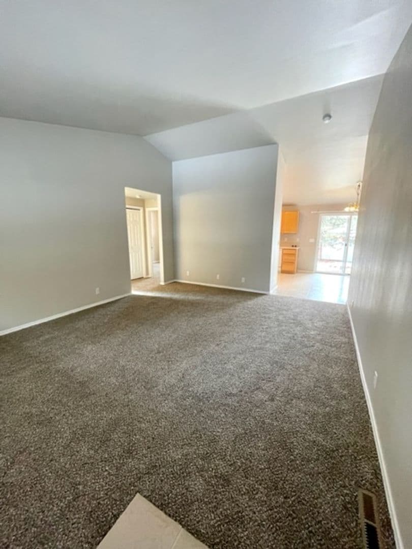 Bend House: 1157 SW Silver Lake Blvd