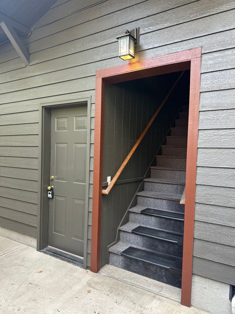 Bend Apartment: 1147 NW Knoxville