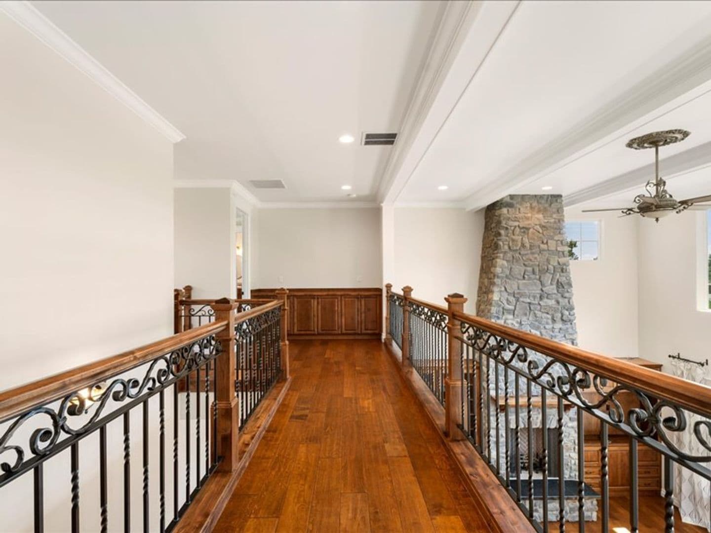 Bend House: 64420 Bailey Rd