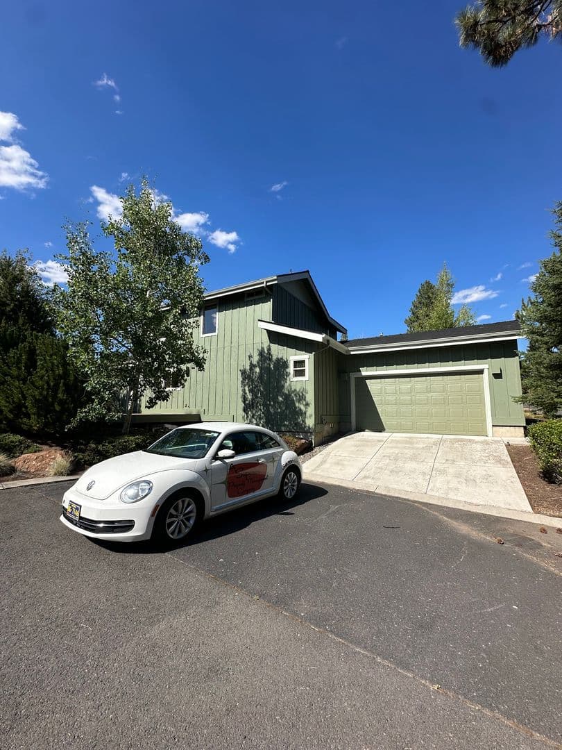 Bend House: 115 NW Mt. Washington Dr.