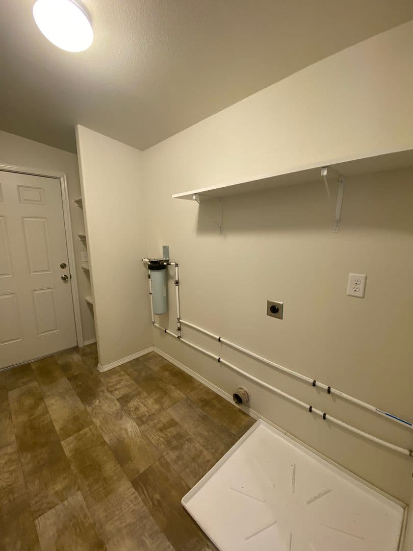 La Pine House: 52515 Pine Dr.
